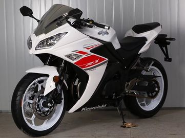 Κίνα Οι αθλητικές μοτοσικλέτες οδών μηχανών αερίου, 250cc δροσίζουν το άσπρο χρώμα αθλητικών ποδηλάτων/ποδηλάτων οδών προμηθευτής